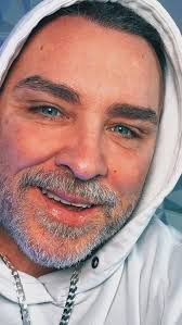 I will be happy to receive a HI❤️ from a true woman♥️ A true FAN♥️ That  loves me and my music. I need honesty and a loyal woman❤️❤️❤️❤️ I LOVE YOU  ❤️ #