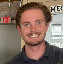 Happy Commencement Day to these graduating Aviation Science Seniors! May  the skies be ever in your favor as they carry you safely to countless  journeys ahead. Godspeed, Baylor Bears! 💛 Conner Baldwin