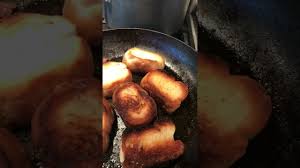 Un postre típico para esta temporada de cuaresma es la capirotada. Capirotada Estilo Michoacan Bread Pudding Youtube