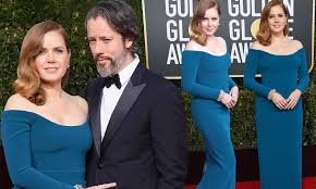 Wallpaper amy adams amy lou adams actress enchanted red hair. Golden Globes Red Carpet Amy Adams Stuns In Teal Dress As Dual Nominee Daily Mail Online