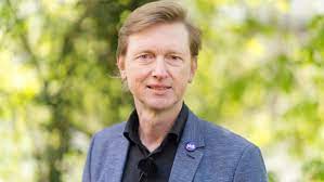 Wann zahlt die versicherung nach einem unfall? Bamberger Ist Bundesweiter Spitzenkandidat Das Will Die Volt Partei Bamberg Nordbayern
