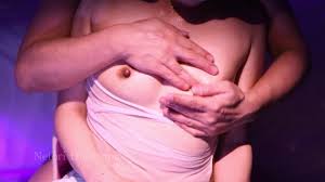 人の奥さんにスケ透けスクール水着着せてチクニーで調教❤️エロい声で喘いでお願いする人妻