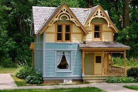 Mar 23, 2021 · rich victorians favoured villas ( not the same as roman villas), whilst the emerging middle classes of victorian england lived in superior terraces with gardens back and front and a room for servants in the attic. Too Cute Tiny Cottage Design Tiny Cottage Cottage House Plans