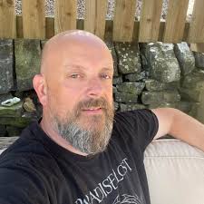 Left Juniors in 86. This was Mr Hazels class in either 83 or 84!!