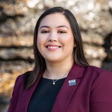 Cassandra Castillo (@castilloclassrm)