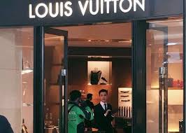 Cewek lepas handuk didepan ojol, prank viral #nosensor. Heboh Driver Gojek Dapet Order Belanja Louis Vuitton Komentar Netizen Bikin Guling Guling Gridoto Com