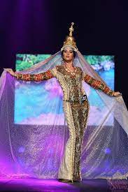 Catriona gray has collaborated with 16 artisans to produce the three gowns she will be wearing in her effort to win the miss universe 2019 crown. Binibining Pilipinas Filipino Women Dress Https Www Facebook Com Lycagentertainment1200 Filipino Fashion Filipino Women Filipino Clothing