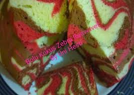 5 telur ayam 500 gr gula pasir 600 gr tepung terigu 600 cc susu segar + ½ sdt vanili bubuk 1 sdm penuh ovalet pewarna makanan: Bumbu Resep Bolu Kukus Zebra Red Velvet Mix Mocca Nikmat