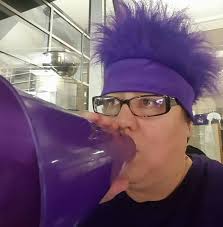 Marchy had jokes for his Mom after she was seen cheering loudly