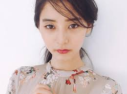 Yuko araki is a japanese actress and fashion model represented by stardust promotion. ç¾Žå®¹å¹« äººæ°£æ¨¡ç‰¹æ–°æœ¨å„ªå­ ç™¾è®Šå¦å®¹æ›´åŠ åˆ† æ¯æ—¥é ­æ¢