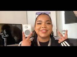 Zoe wees (* 2002 in hamburg) ist eine deutsche sängerin und songwriterin aus hamburg. Zoe Wees Uber Ihre Epilepsie Tik Tok Und Jessie J Youtube