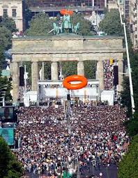 April 2021 der kirchentag ist ein highlight, das alle zwei jahre viele menschen aus ganz deutschland und darüber hinaus fasziniert und. Kirchentag In Berlin 140 000 Christen Bei Eroffnungsgottesdienst Der Spiegel