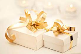 نتيجة بحث الصور عن تغليف هدايا بالورد unique wedding gifts wedding gifts diy wedding gifts