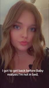 Maria Bloom's Instagram, Twitter & Facebook