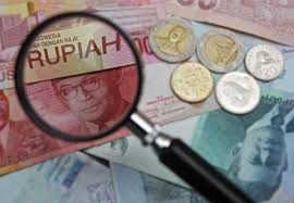 Pendahuluan nilai tukar rupiah terhadap dolar as terus mengalami fluktuasi dalam setahun terakhir. Sebelum Tukar Rupiah Ke Ringgit Perhatikan 7 Hal Penting Ini