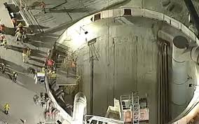 Firefighters rescue 31 workers after tunnel collapses in Los Angeles |  Report.az