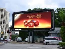 Jika billboard dapat menggunakan media kain, kayu, ataupun plastik, maka berbeda lagi dengan videotron serta megatron. Videotron Outdoor Videotronsurabaya Id