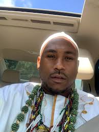 Name: Edward Thompson Age: 69 From: Seattle, USA 🌧️ About Me: Quiet  luxury, soft laughter, warm hands. Searching for a gentle companion to walk  with me in peace. 🤝🌿