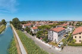 Tutti i b&b vicino a bagno carlo (pietrasanta) ai migliori prezzi. Bed And Breakfast Marina Di Massa