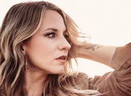 Caitlyn Smith's Instagram, Twitter & Facebook