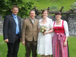 Second hand brautkleider | suchst du nach einem günstigen, aber dennoch qualitativ hochwertigem brautkleid? Hochzeit Von Marlies Dobler Und Ingo Breuss Gemeinde Vol At