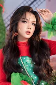 Phạm Thoại chi 5 tỷ làm phim xuyên không chiếu TikTok, chẳng ngại sao kê  khi làm từ thiện