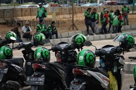 Nikmati live tv, serial, sinetron dan video lainya serta live chat dan upload video. Video Pengemudi Ojol Di Cirebon Keluhkan Pendapatan Yang Turun Karena Corona Kumparan Com