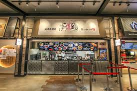 林口三井outlet不只好逛到極點，享受美食也是逛林口三井的必備行程!哪些 林口三井美食 必須去吃一下？今天就由熱愛血拚、逛百貨，更愛大吃大喝的小編幫你介紹10家 林口三井美食 ，從主題餐廳到美食街通通包下，讓你擺脫以往對百貨公司餐廳的負面印象!筆記本拿出來吧～ å°ä¸­æ‚Ÿæ£² å†°è¦‹æµ·é®®ä¸¼ç²‹é®¨ ä¸‰äº•outletç¾Žé£Ÿè¡— å¾®ç¬'joeå¹¸é‹