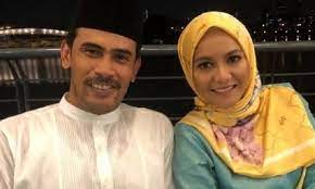 Remy ishak (born mohammad zalimei bin ishak on 11 april 1982), is a malaysian actor who was born in melaka. Hargai Kesetiaan Bekas Tunang Remy Ishak Akui Inginkan Yang Terbaik Bersama Ezza Yusof