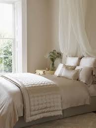 No Headboard No Problem Bed Without Headboard Luxurious Bedrooms Headboard Decor