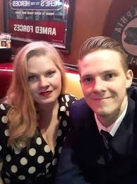 Amber Darling (@Darlinggirlinut)