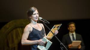 The orchestra pit of the hungarian opera. A Kolozsvari Magyar Szinhaz Ibsen Darabja Lett A Legjobb Eloadas A 18 Poszt On Infostart Hu