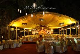 An elegant haveli, a heritage property or an expertly decorated banquet play perfect host to your dream for a lakhnavi themed wedding. Modern Mughals Wedding Wedding Decorations Flower Decoration Marriage Decoration Melting Flowers Blog