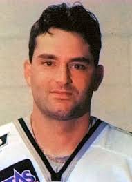 Player photos for the 1991-92 Kingston Voyageurs at hockeydb.com