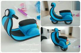 B405a697fbb395a82dcdd978ae3d81d8 Jpg 540 360 Vespa Cake Fondant Tutorial Fondant Figures