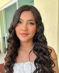 Lorena Pina's Instagram, Twitter & Facebook