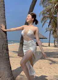 Tổ của minh anh thực hiện lấy mẫu xét nghiệm cho cán bộ, quân nhân tại bộ chỉ huy quân sự tỉnh bắc. Tram Anh Khoe Dang Nong Bá»ng Vá»›i Bikini Tren Bai Biá»ƒn