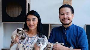 Raiden soedjono drummer terkenal sekilgus ketua panitia konser untuk republik mengaku bingung, kenapa konser musik untuk tujuan merekatkan. Terungkap Ini Sederet Alasan Raiden Soedjono Gugat Cerai Tyas Mirasih Kdrt Termasuk Herstory