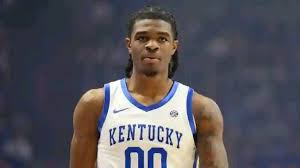 Still can't believe Kentucky's Otega Oweh was called for a foul on this  play. One of the worst calls of the season... 🎥: Adam Stratton/X