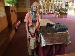 O să mergem împreună şi o să facem fericiţi o bătrână, un bătrân sau pe cineva de la o grădiniţă sau de la o casă de copii. operaţiunea de mutare în noul sediu petrom situat în centrul ploieștiului se face treptat, dar fără un grafic bine stabilit. Dar Din Dar Se Face Rai Biserica Intampinarea Domnului