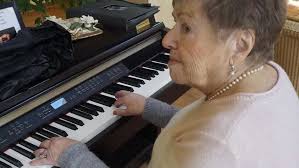 Mit 90 Jahren noch immer Spaß an der Musik