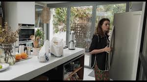 (2021) con anne hathaway y chiwetel ejiofor, para mi subtítulo, para locked (2021) con anne hathaway y chiwetel ejiofor, para 720p. Samsung Refrigerator Of Anne Hathaway As Linda Thurman In Locked Down 2021