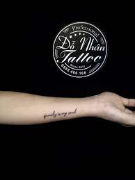 Hình xăm nhỏ hay còn gọi là hình xăm mini là loại hình xăm được nhiều người lựa chọn đặc biệt là các bạn trẻ. Hinh XÄƒm Chá»¯ Mini Cho Nam