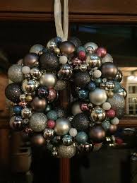 Diy Do It Yourself Weihnachten Turkranz Adventskranz Christbaumkugeln Weihnachtskugeln Weihnachten Kugeln Deko Kranz Weihnachten Diy Turkranz Weihnachten