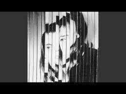 Paroles de la chanson moins joli par iliona. Iliona Une Autre Vie Lyrics