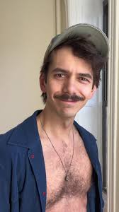 Clifford Packer's Instagram, Twitter & Facebook