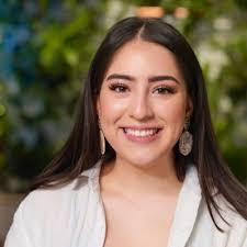 Leticia Salinas's Instagram, Twitter & Facebook