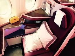 Experience the world's best business class and prepare for an unparalleled travel experience. Review Qatar Airways Business Class Airbus A350 900 Doha Nach Singapur Frankfurtflyer De