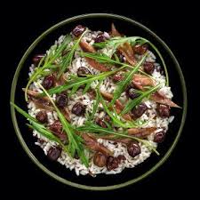 Rezept Von Frederic Anton Christelle Brua Reissalat Mit Anchovis Und Oliven Rezepte Lebensmittel Essen Reissalat