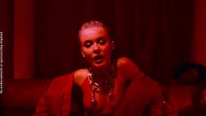 Ain't my fault is a song by swedish singer zara larsson. Zara Larsson Celebrity Style In So Good Ain T My Fault 2016 From So Good Charmboard